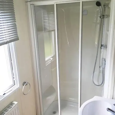Cornish Caravan On The Lizard Peninsula, Cornwall. Chalet *